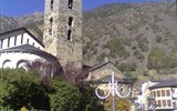 Andorra - Andorra - hlavní město Andora la Vella leží v hlubokém údolůí