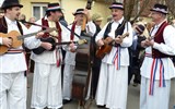 Maďarské slavnosti - Maďarsko - Moháč - slavnosti Busójárás, chorvatská lidová kapela