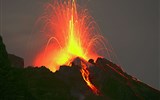 Kalábrie s výletem na Sicílii a Lipary 2021 - Itálie - Liparské ostrovy - Stromboli, noční erupce