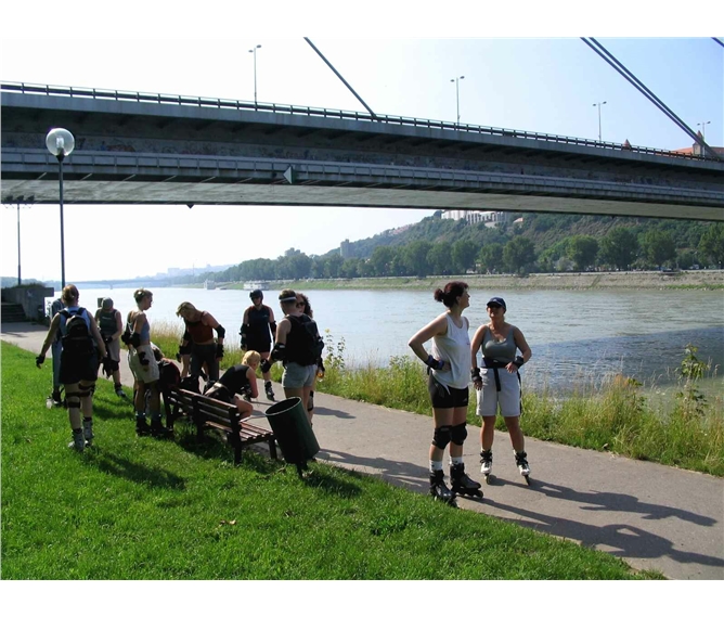 Bruslostezky Maďarska, Rakouska i Slovenska - Slovensko - inline stezky vedou i kolem Bratislavského hradu