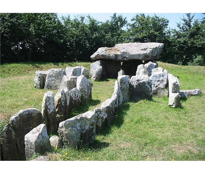 Normanské ostrovy Jersey a Guernsey 2021 - Anglie - Jersey - St.Martin, dolmen La Pouquelaye de Faldouet