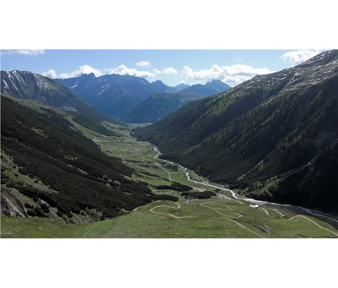 Pohodový týden v Alpách - Livigno - Itálie - Lombardie - malebné údolí Valle di Fedeira na pomezí se Švýcarskem
