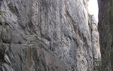 Turistika ve Švýcarsku pod Jungfrau-Eiger - Švýcarsko - Aareslucht, průrva řeky Aare a skalní stěny ysoké stovky metrů
