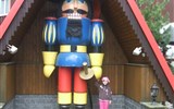 Seiffen, advent ve městě hraček a betlémů 2023 - Německo - Seiffen - největší louskáček na světě