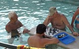 Lázně v Budapešti - Maďarsko - Budapešť - Szechenyiho lázně, šachisté v bazénu