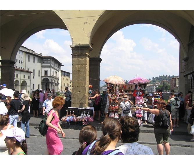 Florencie, Garfagnana s koupáním a Carrara 2021 - Itálie - Florencie - na Ponte Vecchio