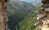 Albánie - Albánie - Himara, pohled z ruin hradu do divokého vnitrozemí