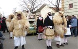 Karnevaly a čarodějnice - Maďarsko - Moháč - Busojárás, průvod stále pokračuje