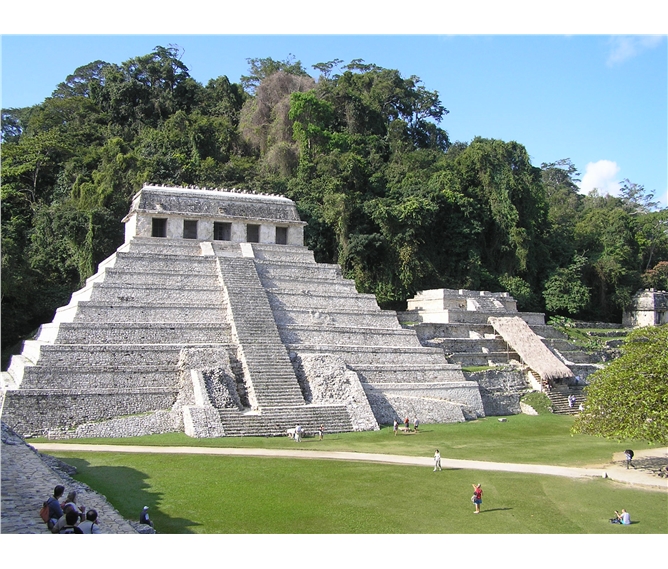 Mexiko, bájná země Mayů, Aztéků a kouzelné přírody 2023 - Mexiko - Palenque, Chrám nápisů, v něm zachovaný 2.nejdelší vytesaný mayský text