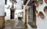 Andalusie, památky UNESCO a přírodní parky 2021 - Španělsko - Andalusie - Ronda, v těchto uličkách chodíval i Hemigway, inspiroval se zde pro Komu zvoní hrana