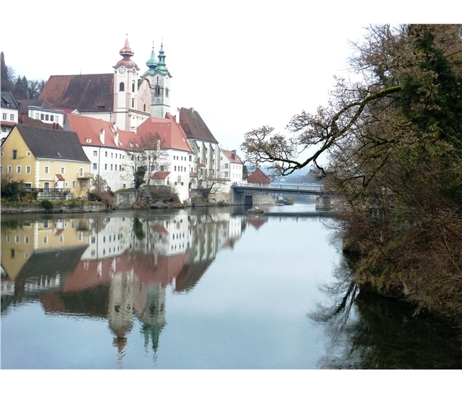 Perly Horních Rakous - Rakousko - Steyr - areál Bürgerspital a kostel St.Michal
