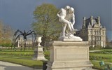 Zahrady Tuilerie - Francie - Paříž - Dobrý samaritán a Pavouk Louise Bourgeoise v zahradách Tuileries