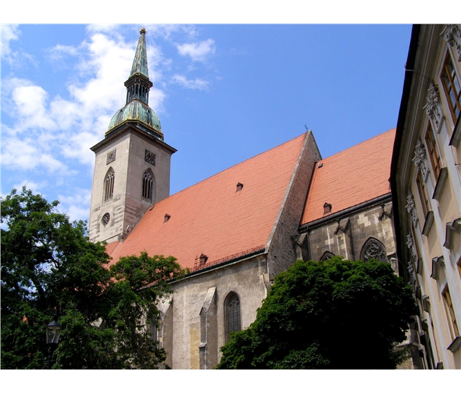 Adventní Bratislava a zámek Hof - Slovensko - Bratislava - dóm sv.Martina, 1311-1451