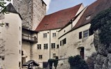 Hrady a zámky Bavorska - Německo - vnitřní nádvoří hradu Prunn