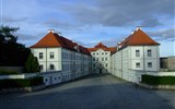 Hrady a zámky Bavorska - Německo - zámek Hirschberg, vnitřní nádvoří
