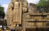 Srí Lanka, tropický ráj zvířat 2022 - Sri Lanka - Aukana - 13 m vysoká socha Budhy z 5. století