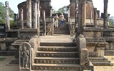 Srí Lanka - Sri Lanka - Polonnaruwa, Quadrangle (čtvercové nádvoří), původně zvané Dalawa Maluwa (terasa relikvie zubu)