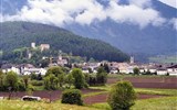 Vals - brána do Jižního Tyrolska s kartou - Itálie - Bruneck - město s hradem