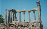 Lisabon, královská sídla, krásy pobřeží Atlantiku, Cascais 2023 - Portugalsko - Evora - Templo de Diana, 1.století n.l.