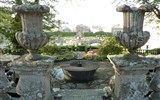 Nejkrásnější zahrady krajů Lazio a Umbrie, Den květin ve Viterbu 2022 - Itálie - Lazio - Vila Lante, Fontána lamp