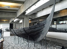 Dánsko - Roskilde - Vikingeskibsmuseet, Skuldelev 3, 14m dlouhá a 3,3 m široká