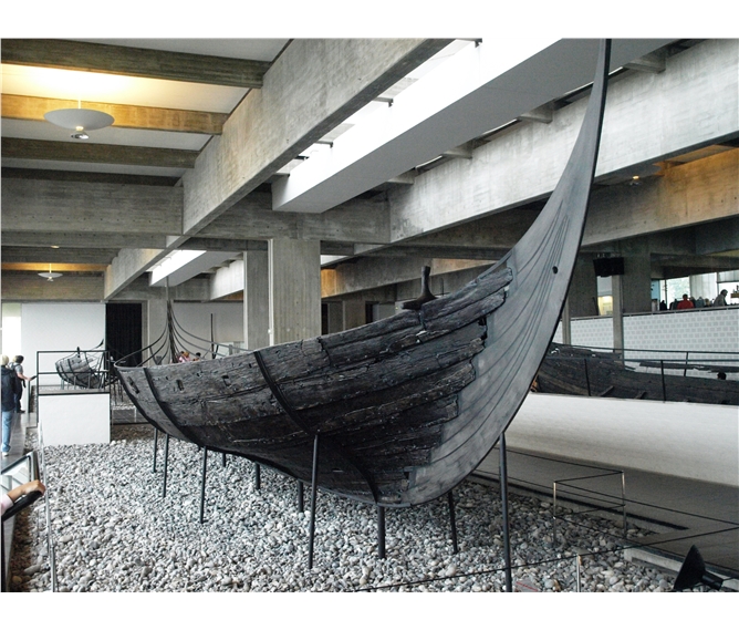 Dánsko, Kodaň, ráj ostrovů a gurmánů 2023 - Dánsko - Roskilde - Vikingeskibsmuseet, Skuldelev 3, 14m dlouhá a 3,3 m široká