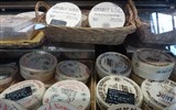 Cestovatelské puzzle po Francii - Francie - Normandie - Rouen, typické jsou i sýry Livarot a Camembert de Normandie