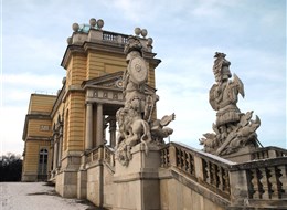 Rakousko - Vídeň - Schönbrunn, Gloriette, 1775, na pamět vítězství v bitvě u Kolína