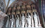 farní ohrady - Francie - Bretaň - Guimiliau, sochy na levé straně kostelní předsíně