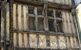 Caen - Francie - Normandie - Caen, středověký Maison á pans de bois, bohatá renesanční výzdoba
