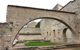 Burgundsko, Champagne, příroda, víno a katedrály 2023 - Francie - Beaujolais - Cluny, zbytky klášterních budov