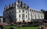 Zámky a zahrady na Loiře a Paříž letecky 2023 - Francie - Loira - zámek Chenonceau, postaven 1515-21, byl ve vlastnictví královské milenky Diany de Poitiers