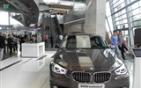 Oktoberfest - Německo - Mnichov - BMW Welt nabízí i pohled na poslední modely firmy
