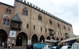 Perly severní Itálie, UNESCO, zážitkové Benátky s koupáním a Bienále 2022 2022 - Itálie - Mantova - Palazzo Ducale