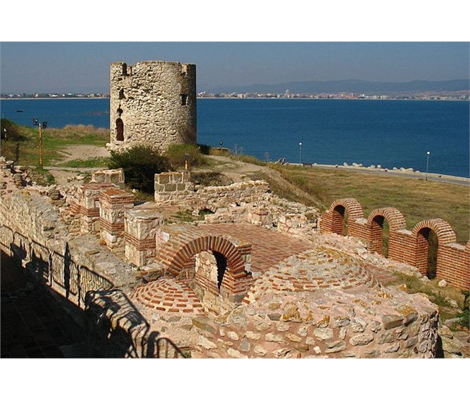 Bulharsko, krásy černomořského pobřeží 2022 - Bulharsko - Nesebar - bazilika sv.Marky Boží, 6..stol.