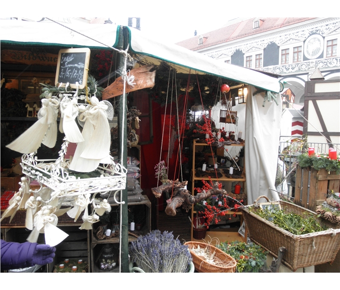 Advent Drážďany a Sasko, festival štól - Německo - Drážďany - historický adventní trh Stallhof Advent na nádvoří zámku