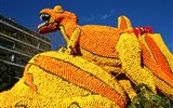 Květinové slavnosti - Francie - Menton - Festival citrusů s alegorickými vozy z nichž oči přechází (Office Tourisme Menton)