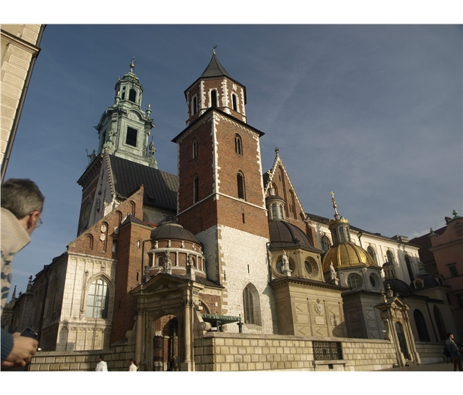 Velikonoční Krakov, město králů, Vělička a památky UNESCO 2023 - Polsko - Krakov - Wawel, Polsko - Krakow - katedrála původně románská, 1320-64 goticky přestavěna, později barokizována