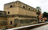 Bari - Itálie - Bari - hrad založen 1132, přestavěn 1233 a pak ještě několikrát
