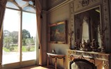 Villa Rotschild - Francie - Saint Jean Cap Ferrat, vila Ephrussi, Le petit salon, slunce laská ušlechtilé tvary a mění barvy