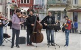 Piran - Slovinsko - Piran - koncert na náměstí Tartiniho, pojmenovaném po slavném skladateli