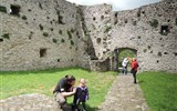 Hrastovlje - Slovinsko - Hrastovlje - uvnitř vysokých zdí se místní cítili bezpečně před nájezdy Turků