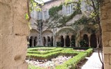 Přírodní parky a památky Provence s koupáním 2023 - Francie - klášter St-Paul-de Mausole kde se léčil van Gogh
