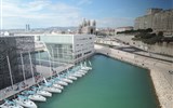 Přírodní parky a památky Provence s koupáním 2021 - rancie - Marseille - vlevo nově otevřené MuCEM, centrům umění s nádhernými výhledy