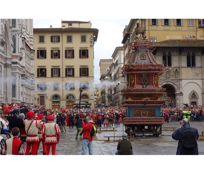 Florencie, Toskánsko, perla renesance a velikonoční slavnost ohňů 2023 - Itálie - Florencie - slavnost Scoppio - foto. J+J.Hlavskovi