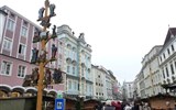 Štýr - Rakousko - Steyr,  Stadtplatz s vánočním trhem a vzdušným betlémem