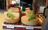 Folklórní slavnosti - Rakousko - Kaprun - nabídka sýrů z okolí