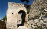 Bonnieux - Francie - Provence - Bonnieux, Porte Rempart, městská brána z 13.století