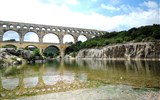 Pont-du-Gard - Francie - Provence - Pont du Gard, celý akvadukt dlouhý 52 km, převýšení 12,6 m, to je 24,8 cm na km