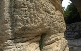 Pont-du-Gard - Francie - Provence - Pont du Gard, 11 milionů bloků kamene, některé až 6 tun těžké, stavělo 800-1000 lidí asi 3 roky